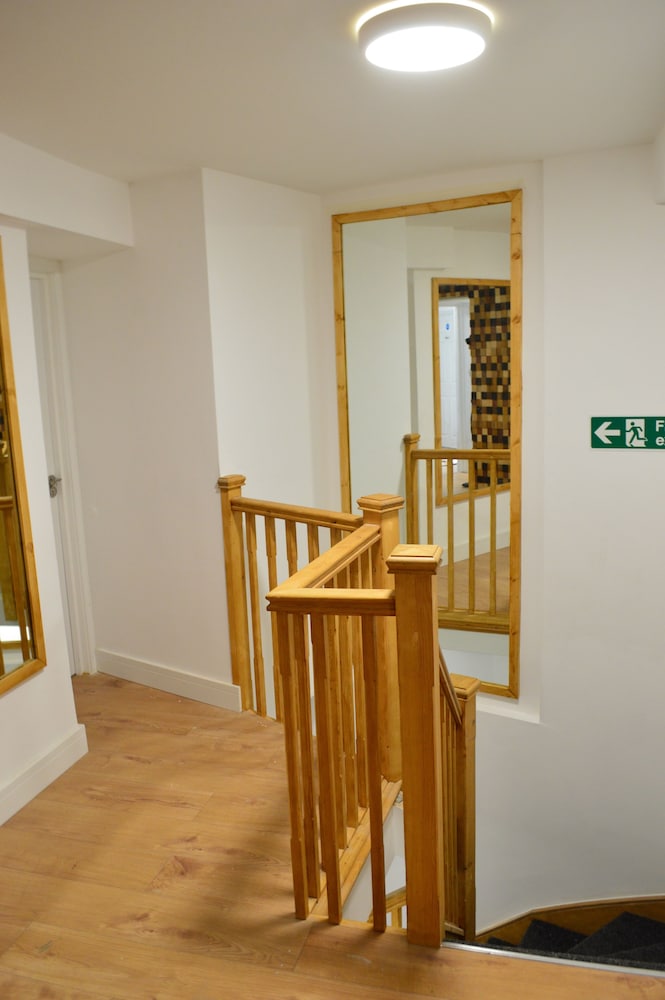 The Bell Gate House 3/38