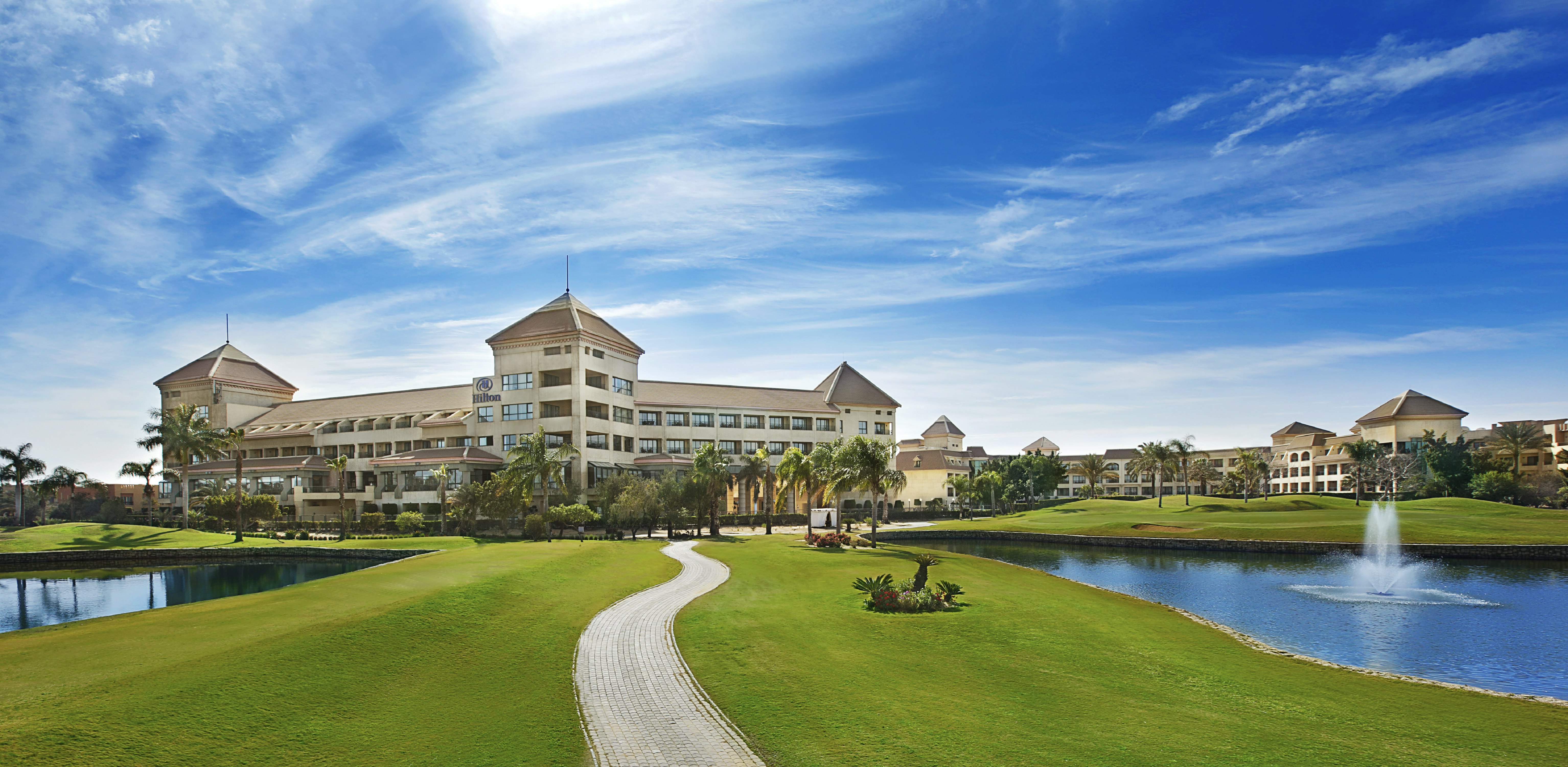 Hilton Pyramids Golf Resort 68/75