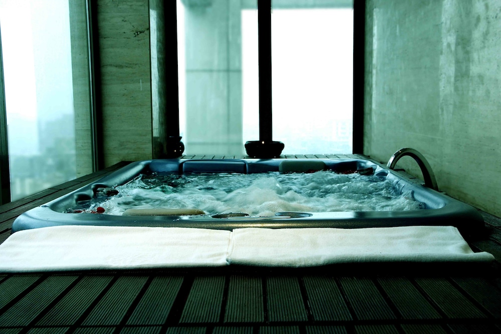 IIDL Suites 18/39