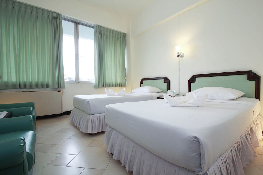 YMCA International Hotel 16/63