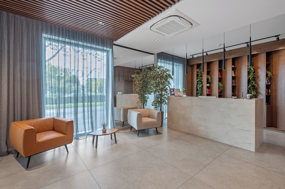 Hotel iNova 4/50