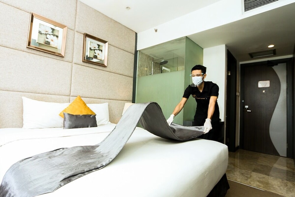 Serela Merdeka Bandung 18/50