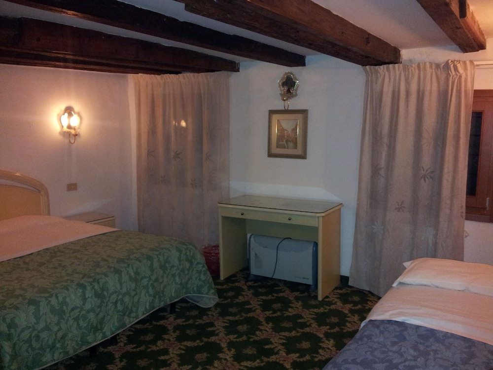 Casa Linger Hotel 35/51