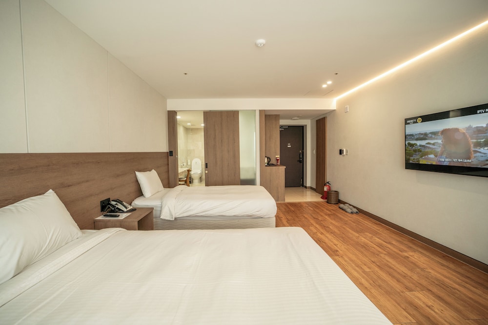 DELUXE, OCEAN VIEW, CORNER