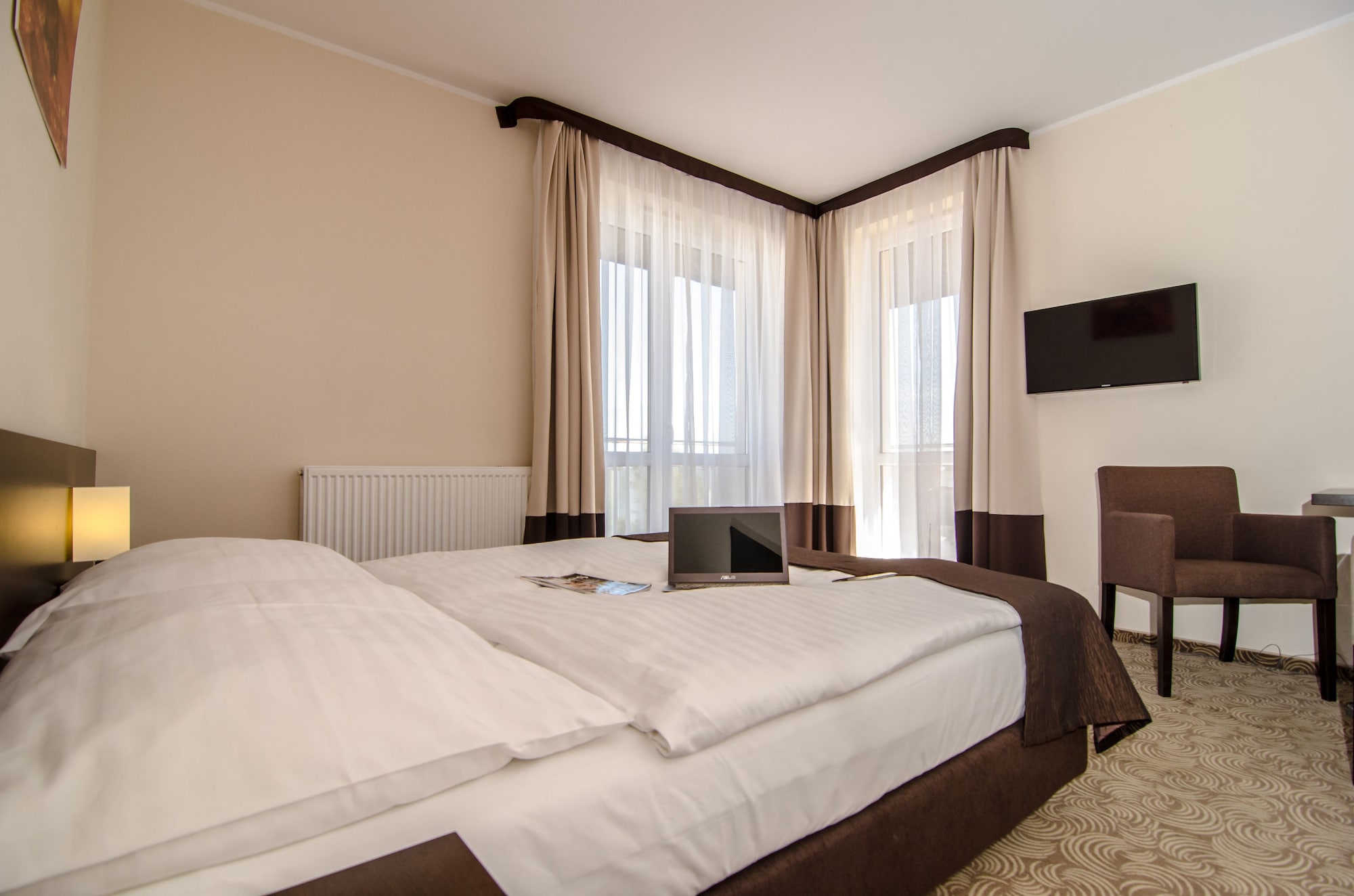 1 BEDROOM, SUPERIOR, TWIN BEDS, LAKE VIEW, BALCONY