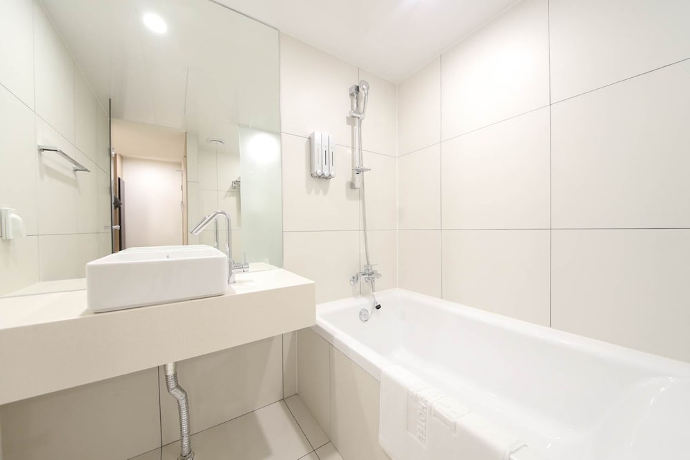 Busan H-Avenue Hotel Seomyeon Station 57/58