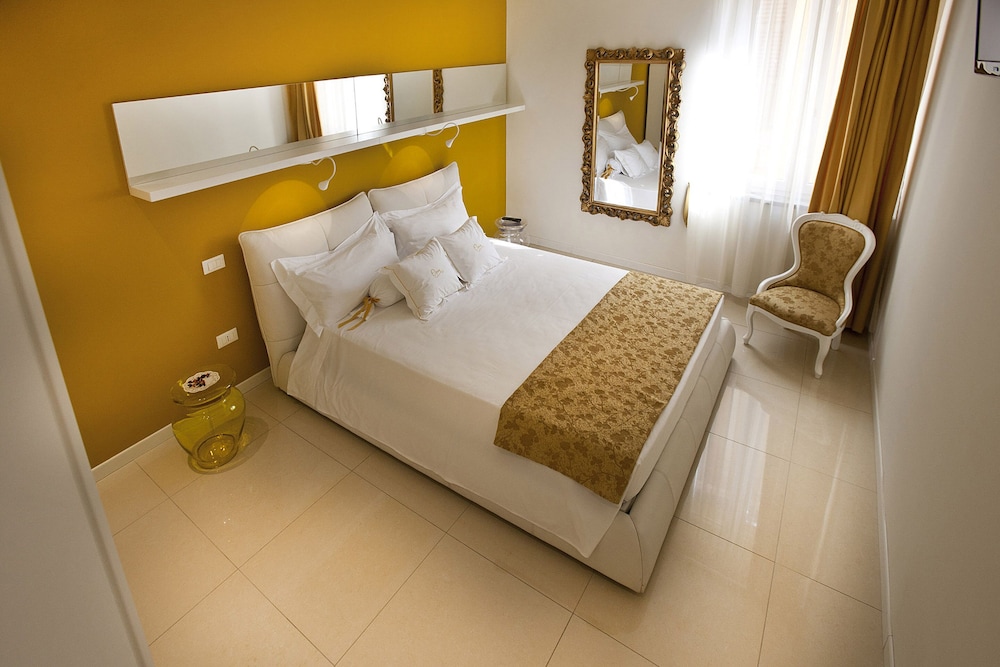 Opera Relais De Charme 22/72