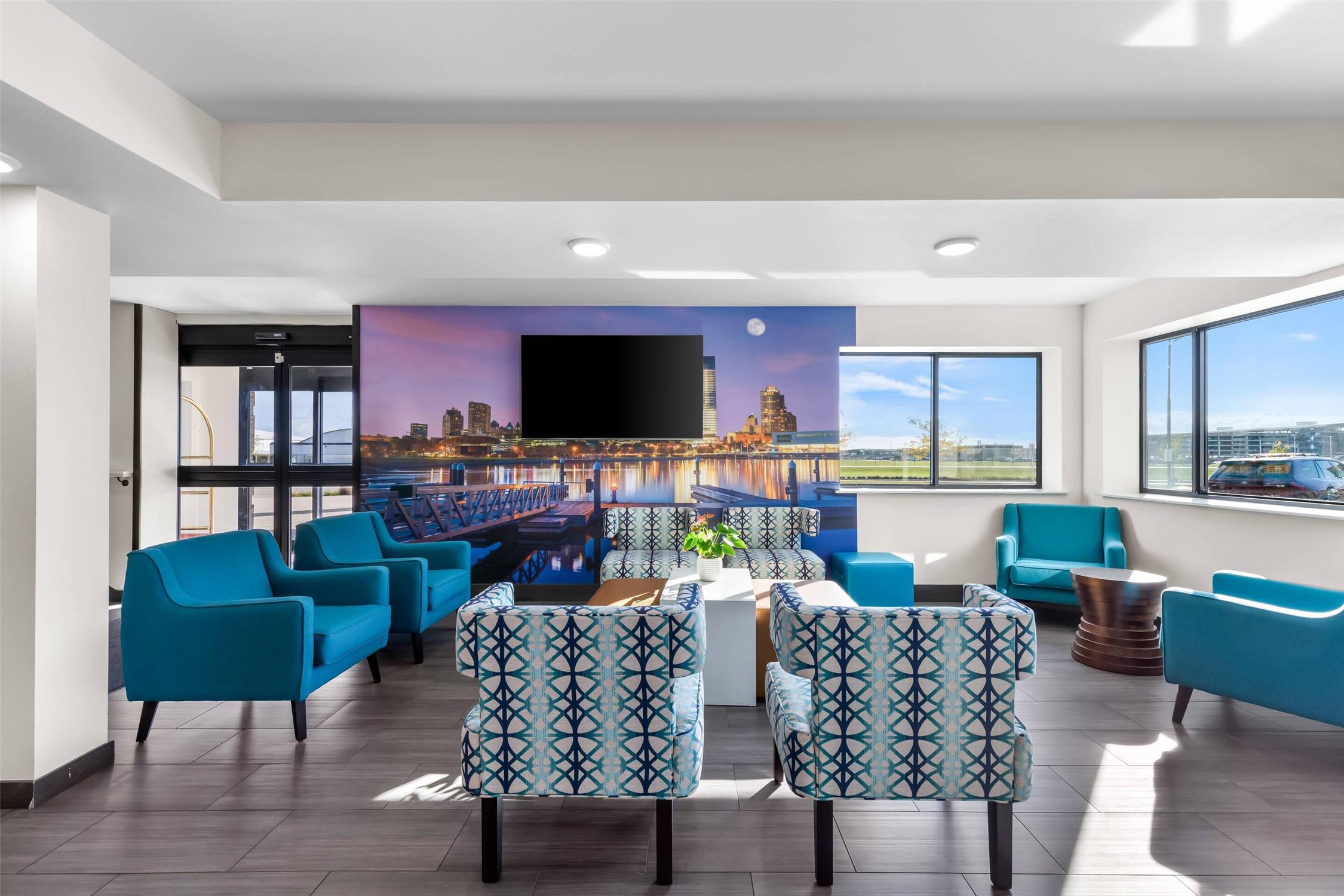Clarion Pointe Milwaukee Airport 21/24