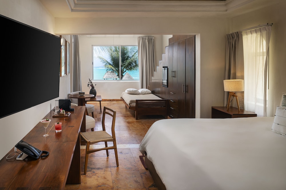 ROOF TOP, SUITE, BEACH FRONT
