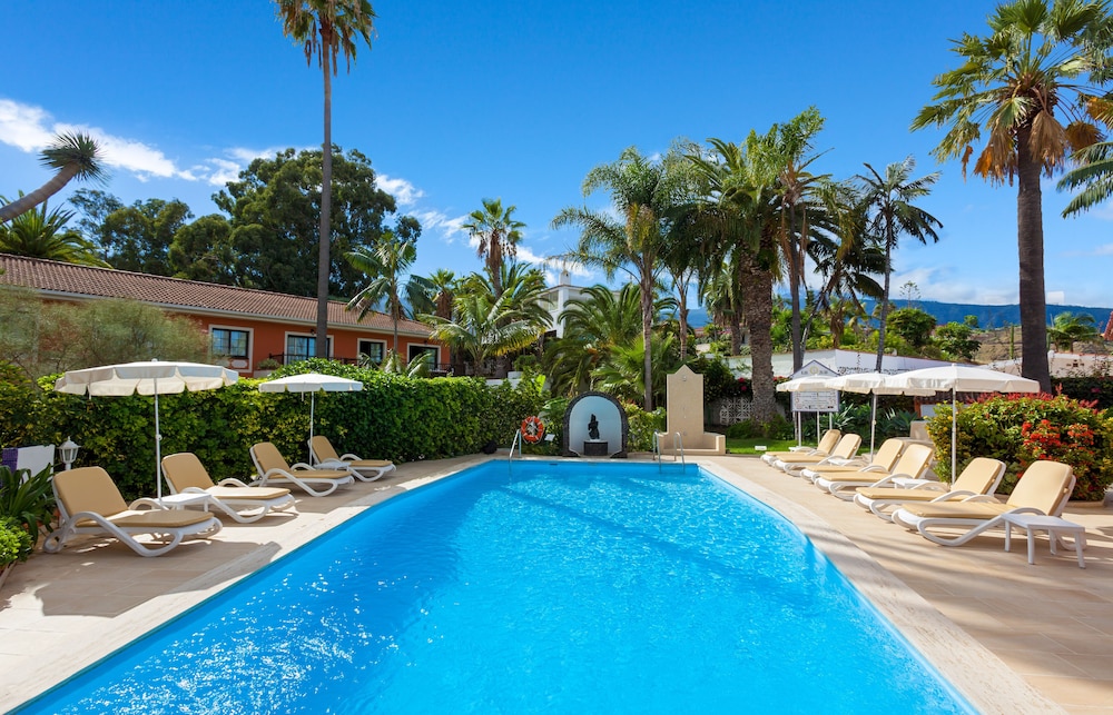 CLUB AMBASSADOR APARTAMENTOS 33/36