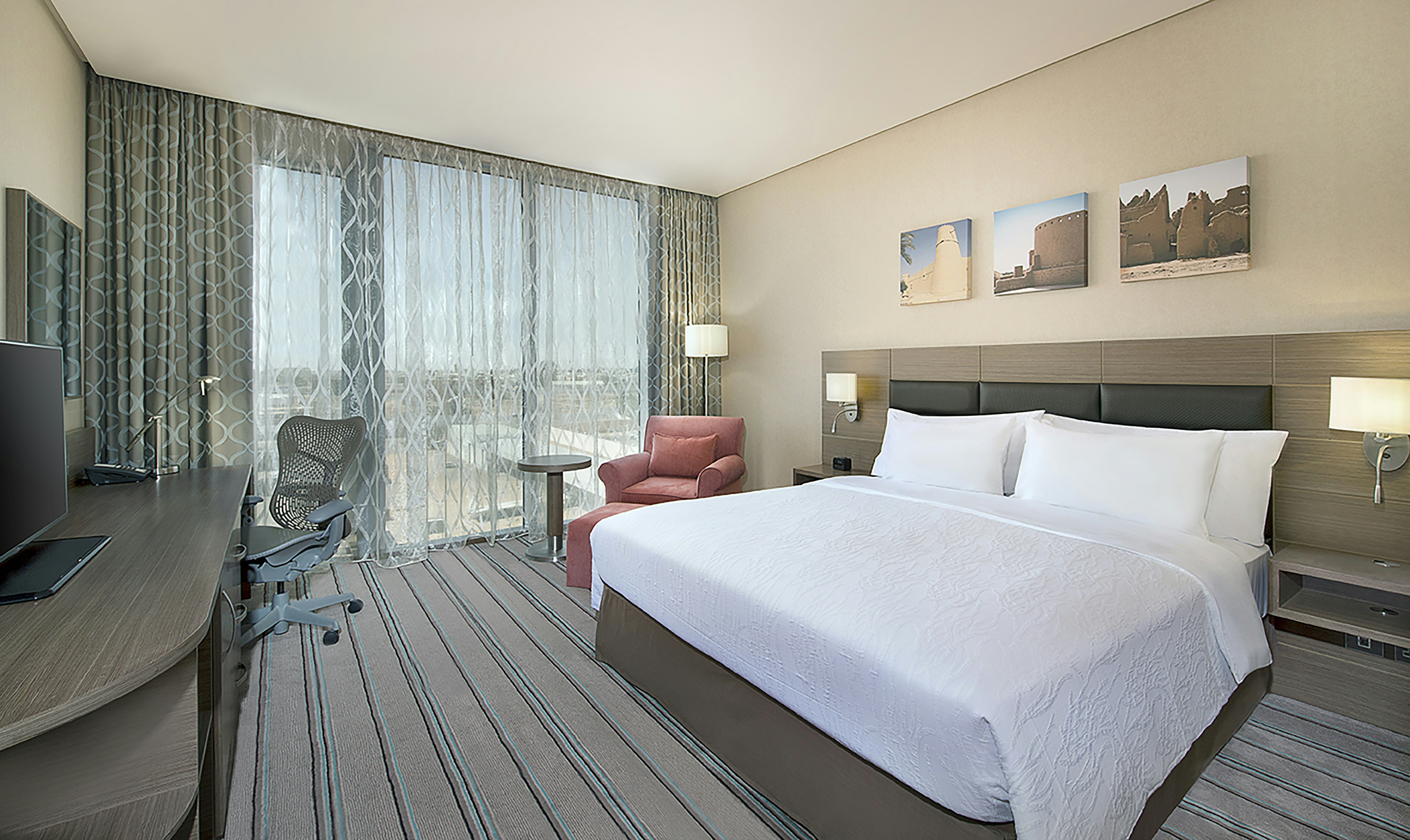 ROOM, KING BED, ACCESSIBLE
