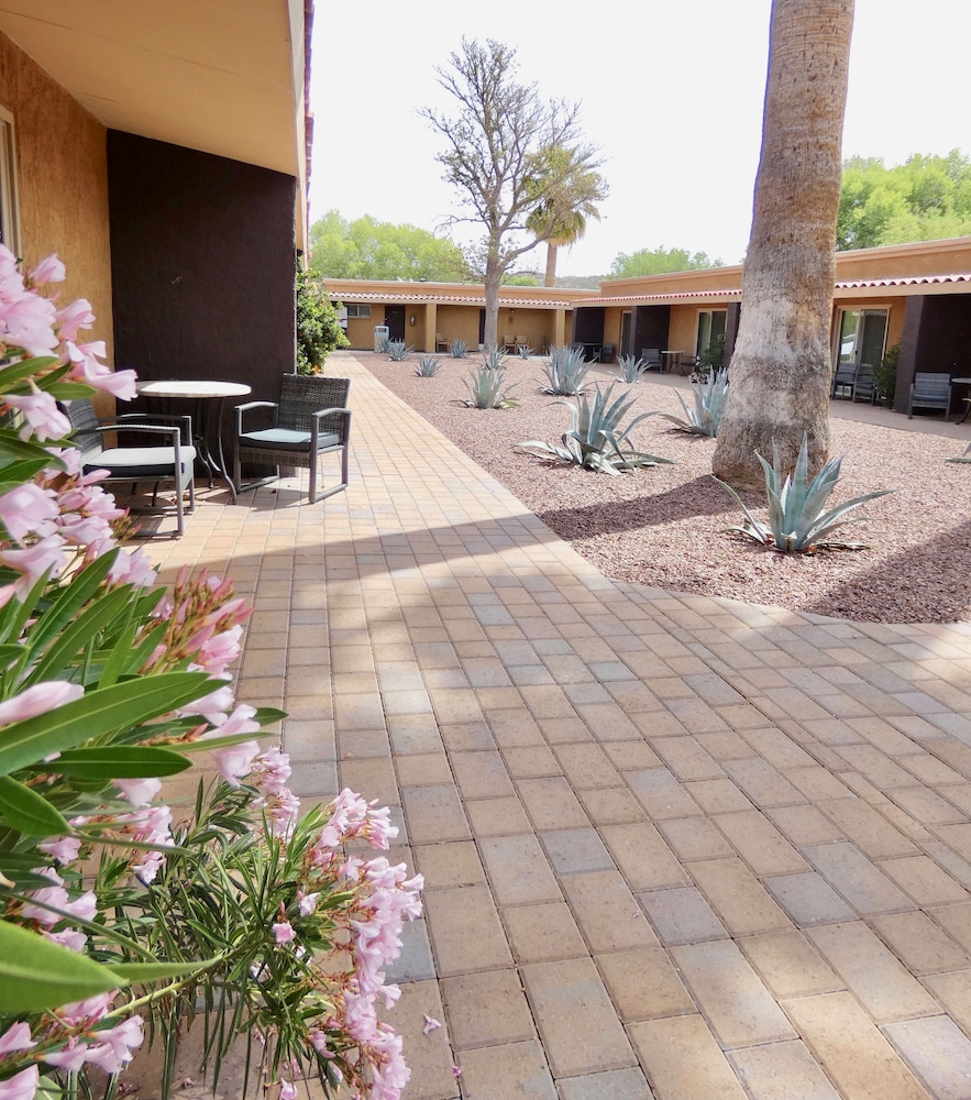 Best Western Rancho Grande 6/33