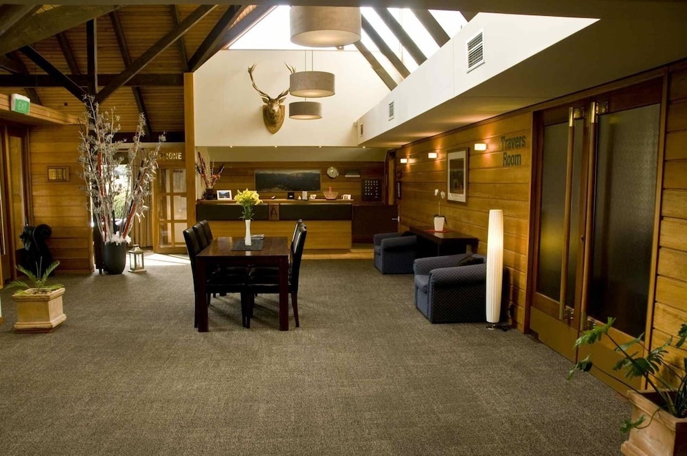 Alpine Lodge 49/69