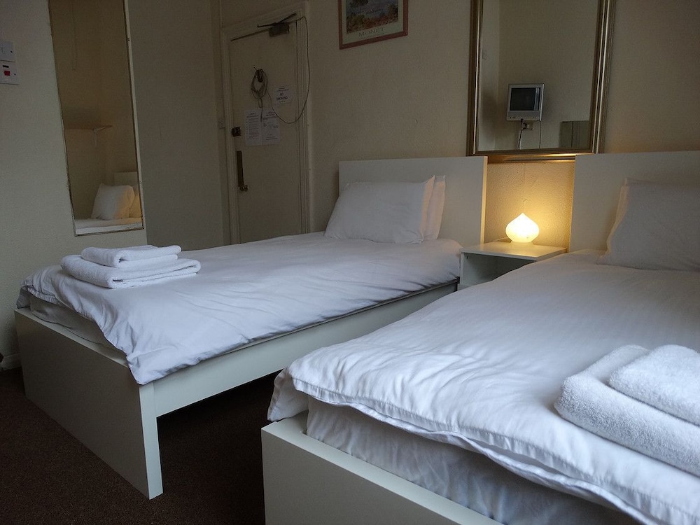 Campbell S Guest House 27/50