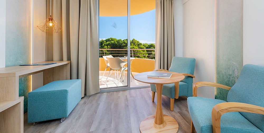 Marins Beach Club Adults Only 32/50
