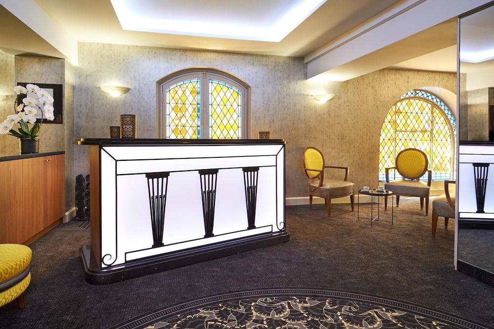lobby
