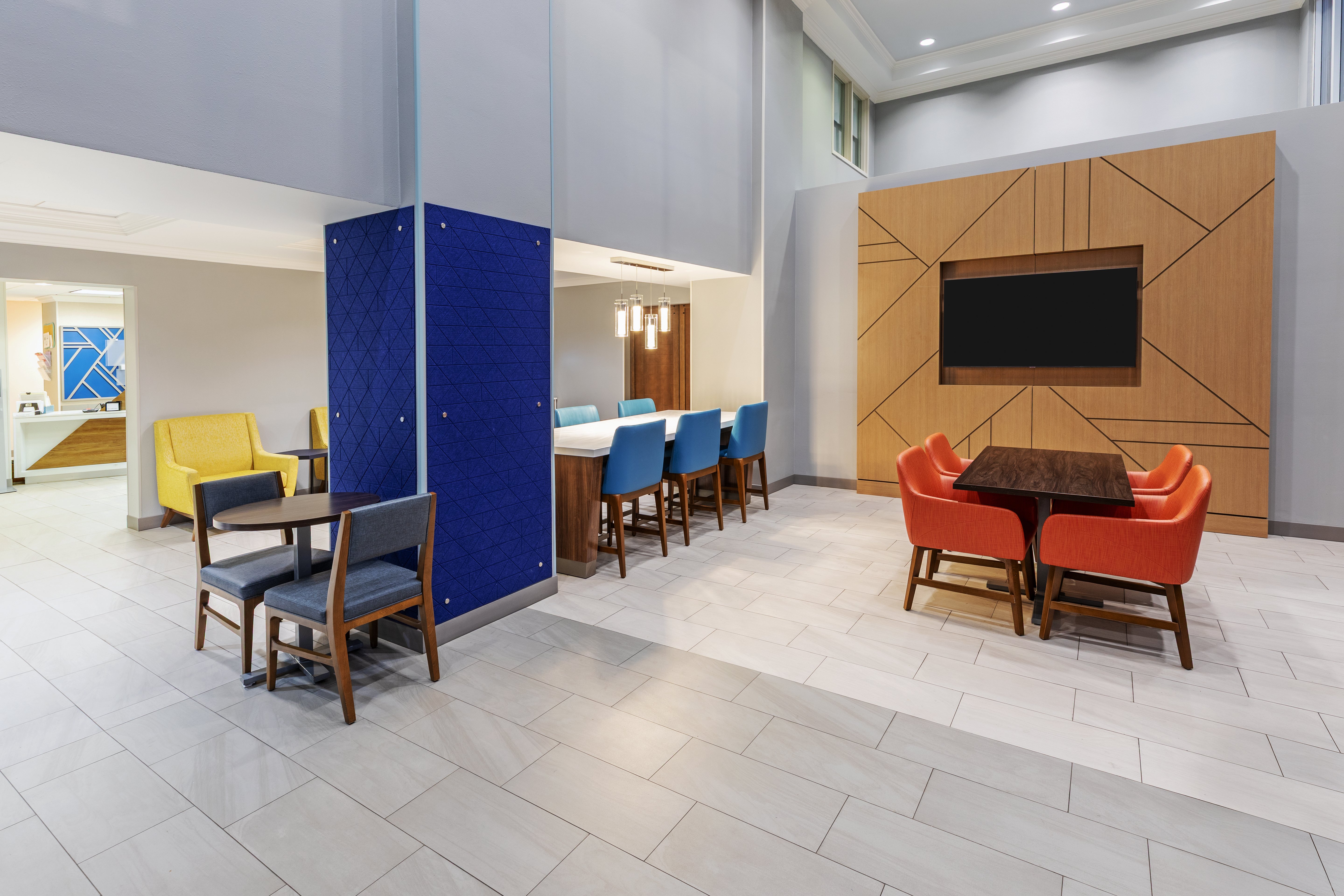 Holiday Inn Express Hotel & Suites Vicksburg 68/74