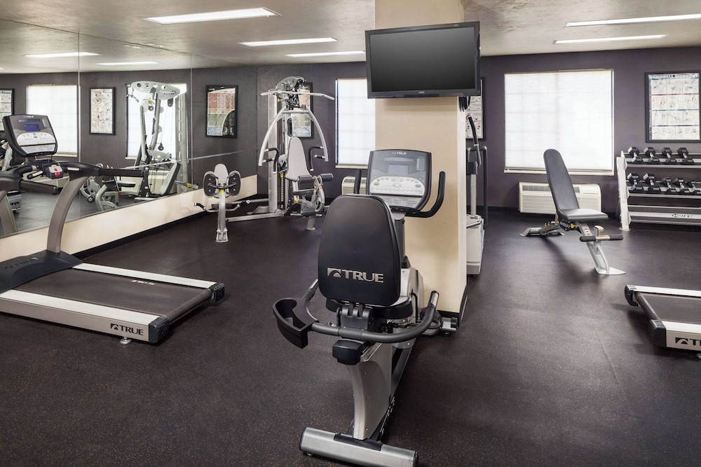 Wyndham Tucson Airport & Conference Center 37/66