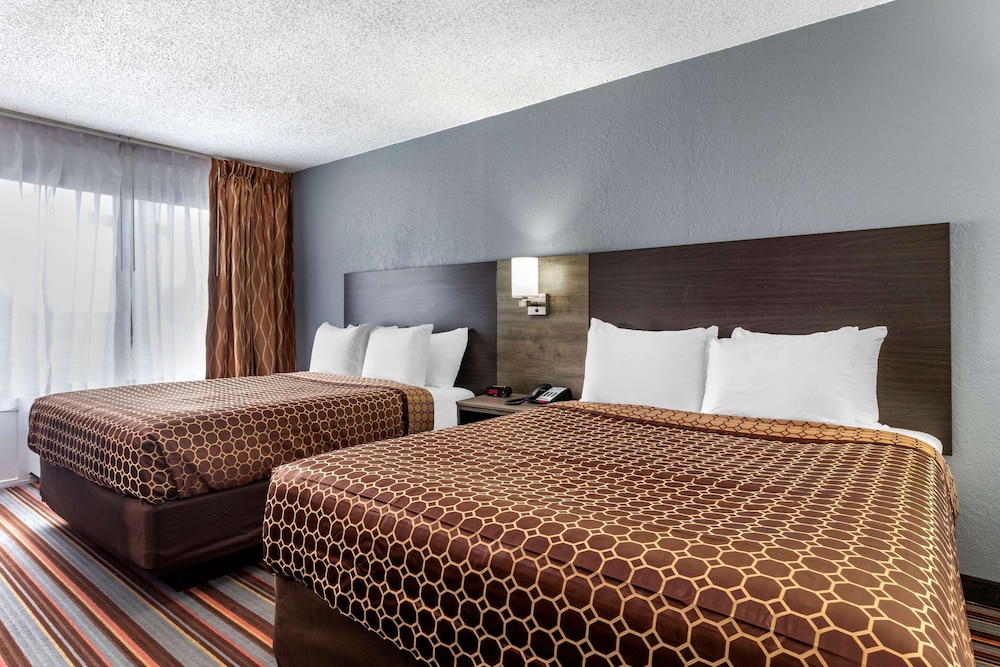 Efficiency, Basic, 2 Queen Beds