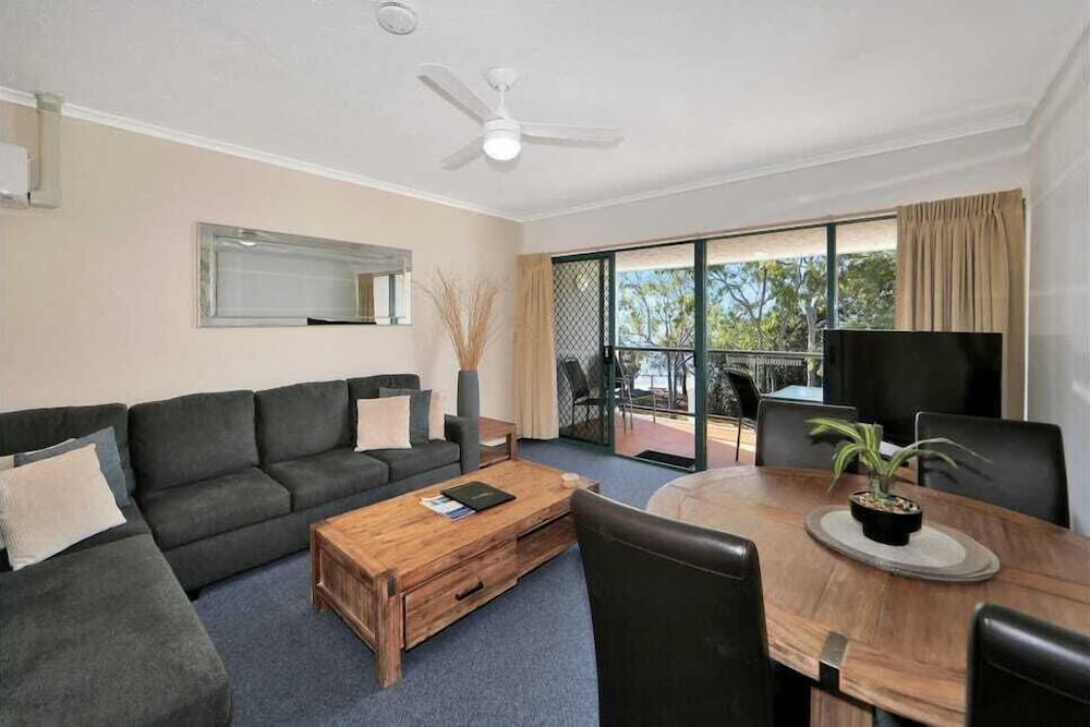 SHELLY BAY RESORT 24/50