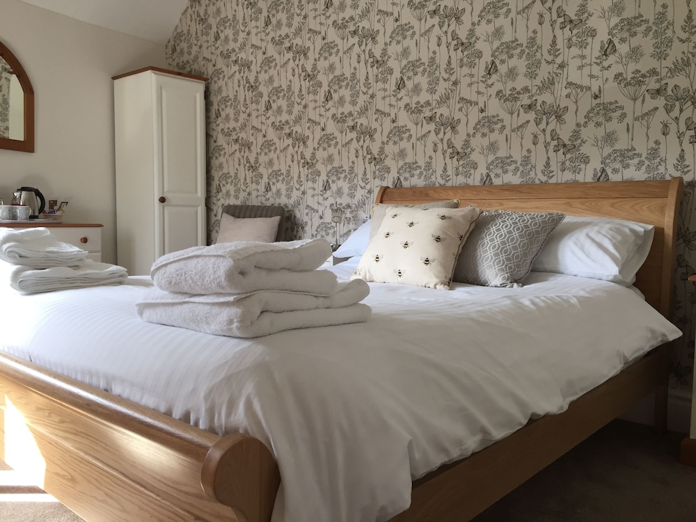 The Beehive Guest House 9/25
