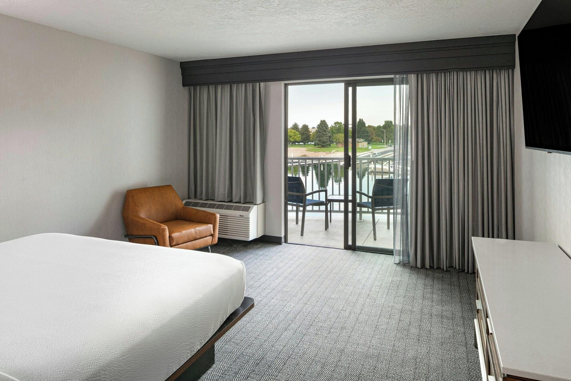 1 Bedroom, Suite, Water View, Accessible