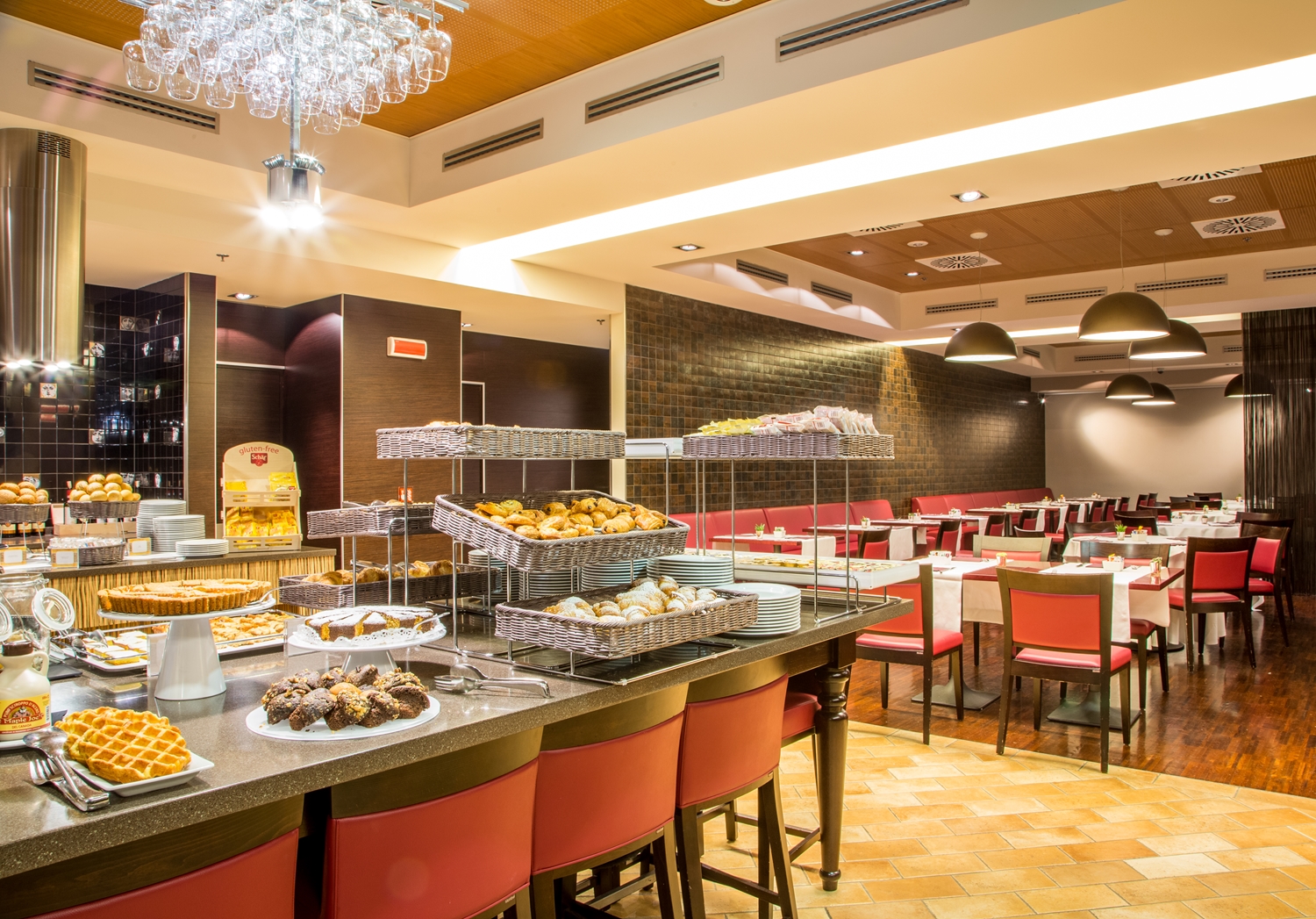 restaurant cafeteria