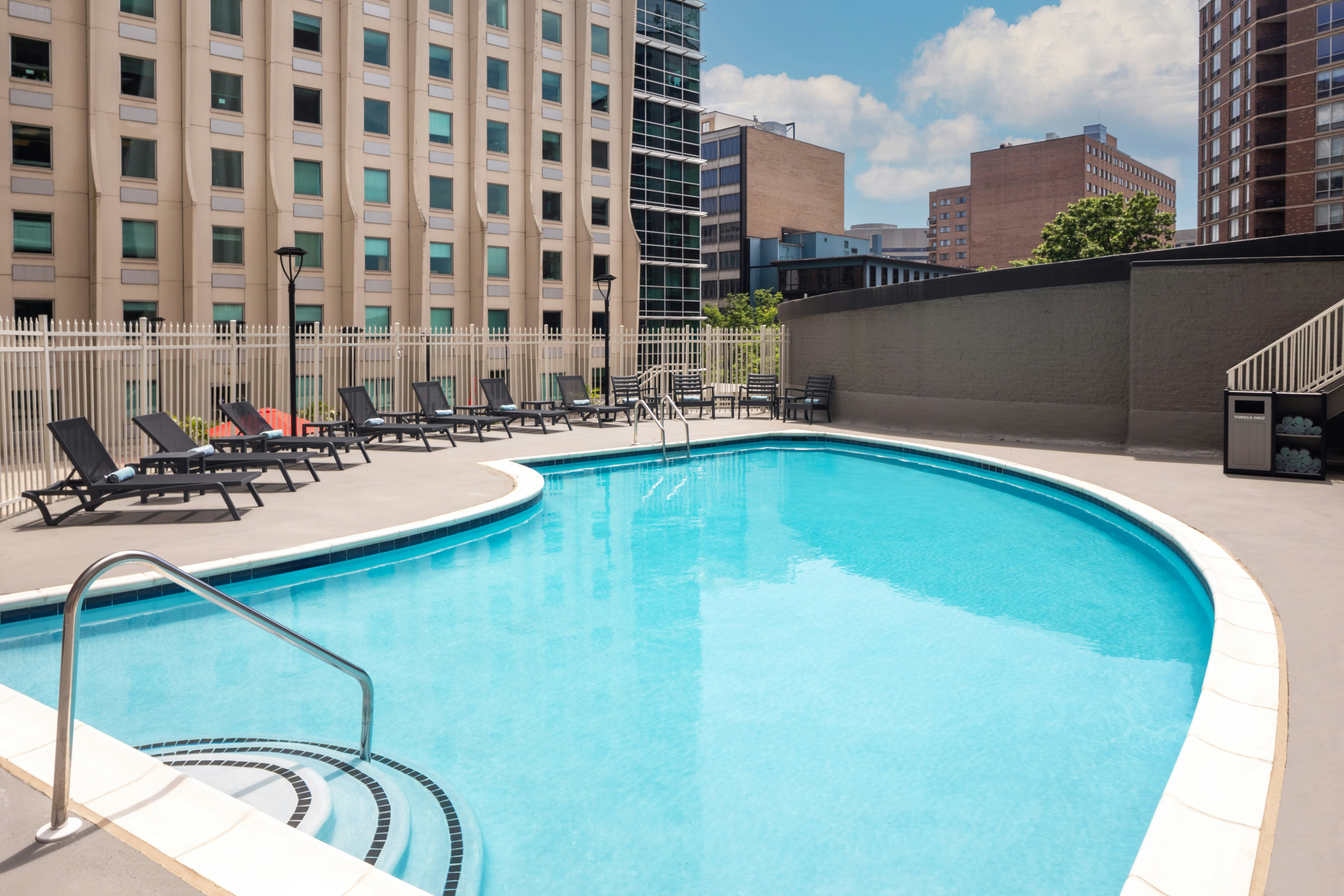 DoubleTree by Hilton Washington DC Silver Spring 18/55