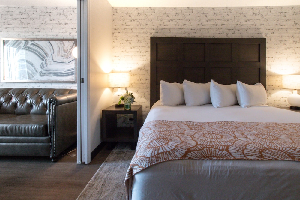 Oxford Suites Chico 17/56
