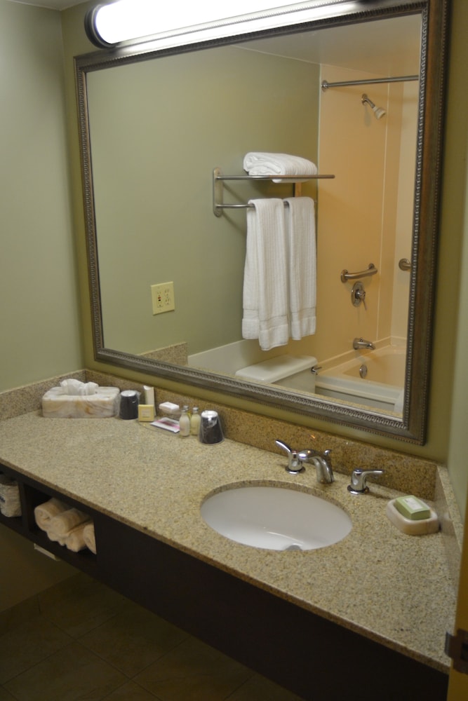 Euro Suites Hotel 52/52