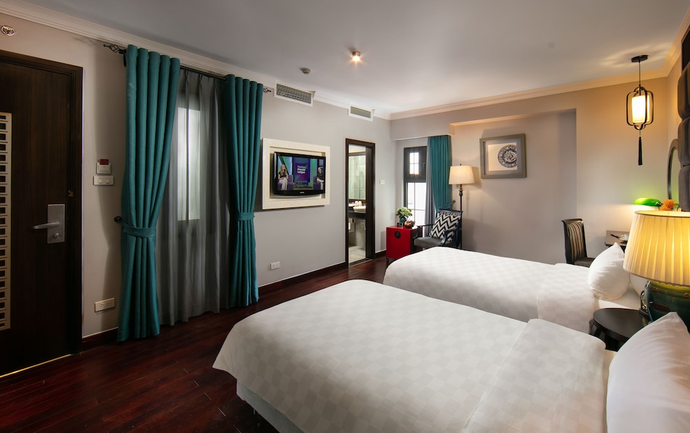 L Hotel du Lac Hanoi 13/49