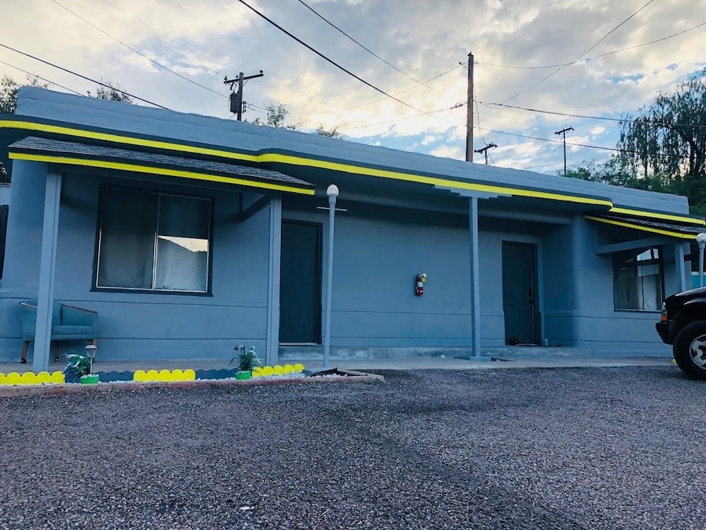 Belle-Aire Motel 3/58