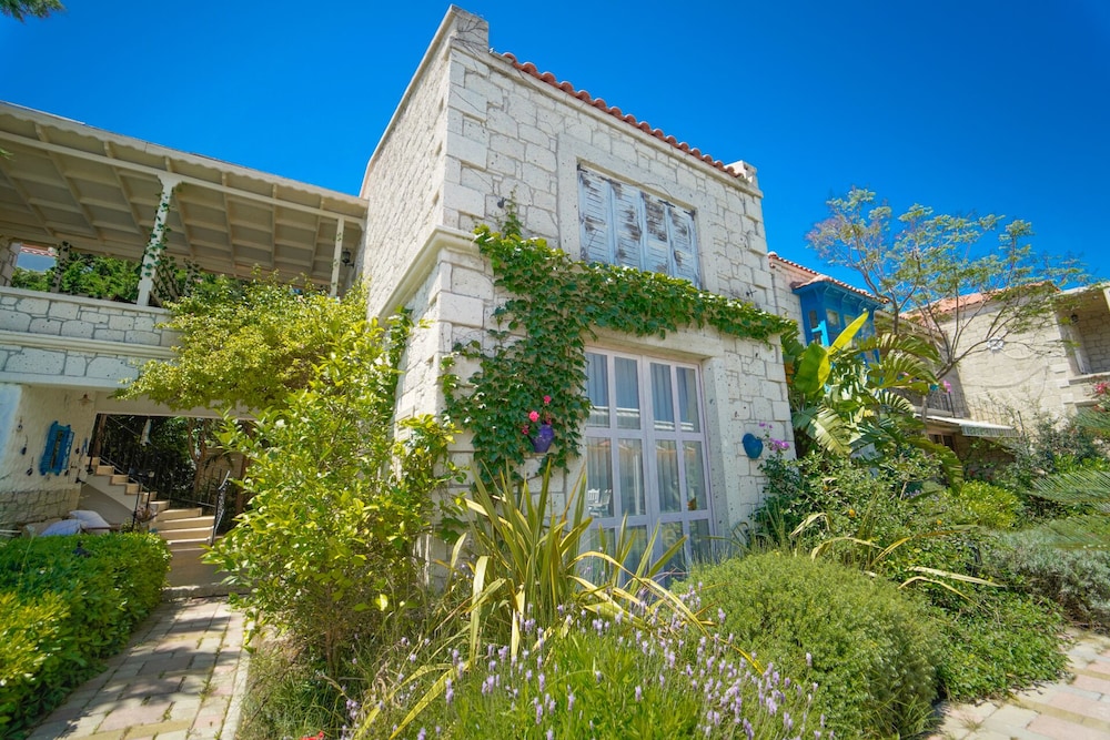 Alacati Marina Palace 6/50