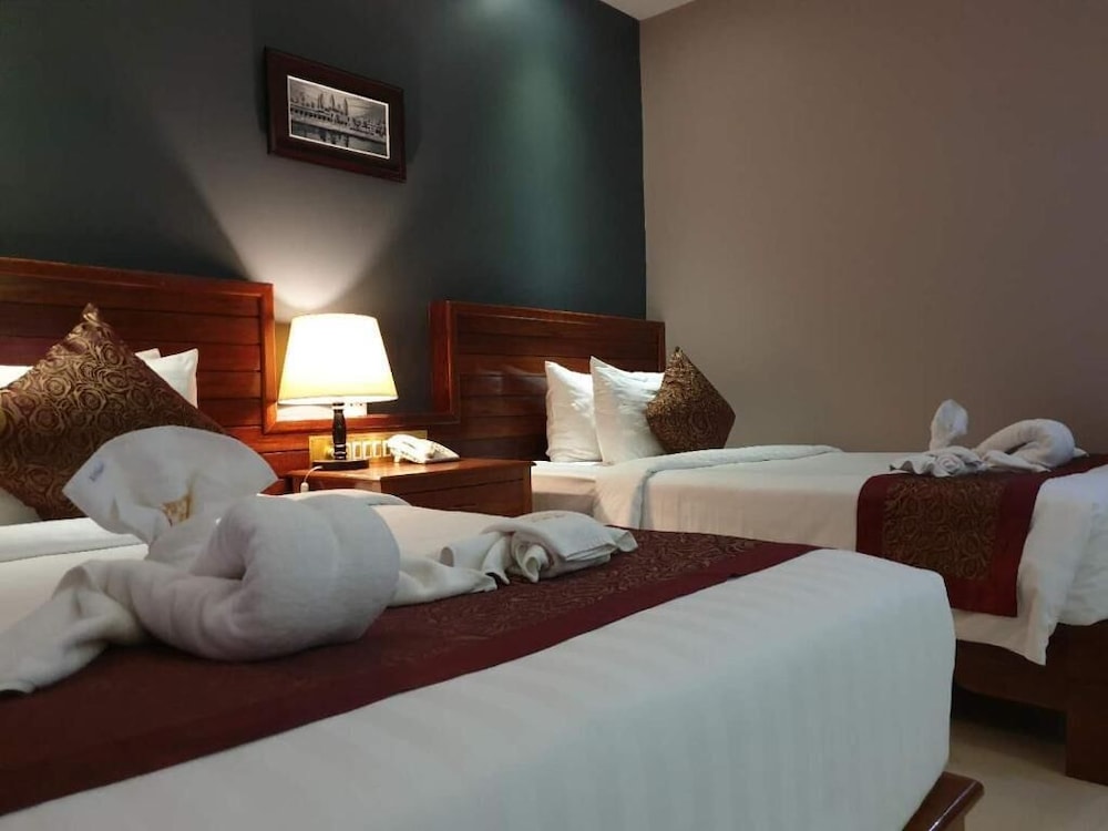 Aristocrat Residence Hotel 24/80