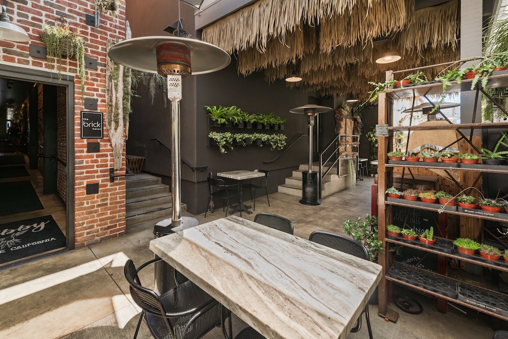 The Brick Hotel 34/50