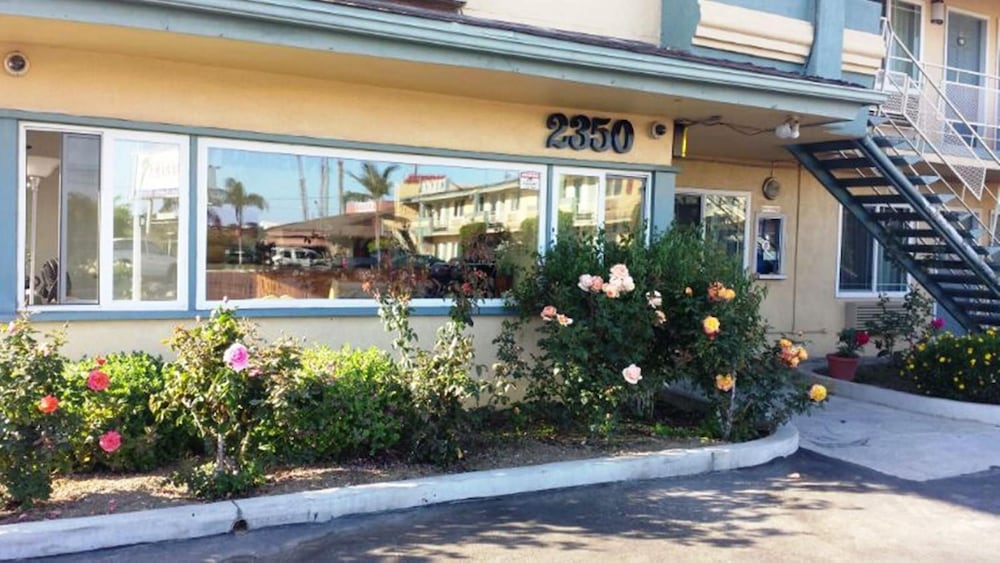Victoria Motel 1/24