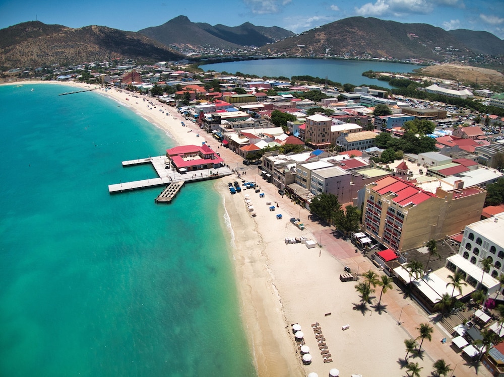 Horizon View Beach Hotel 36/46