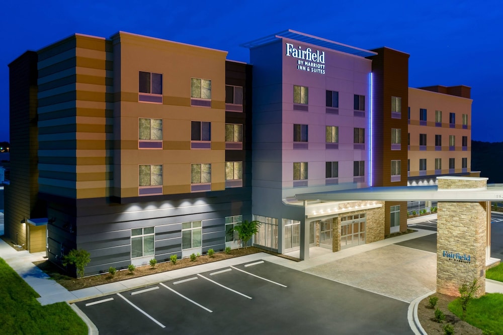 Fairfield Inn & Suites by Marriott Charlotte Monroe 1/28