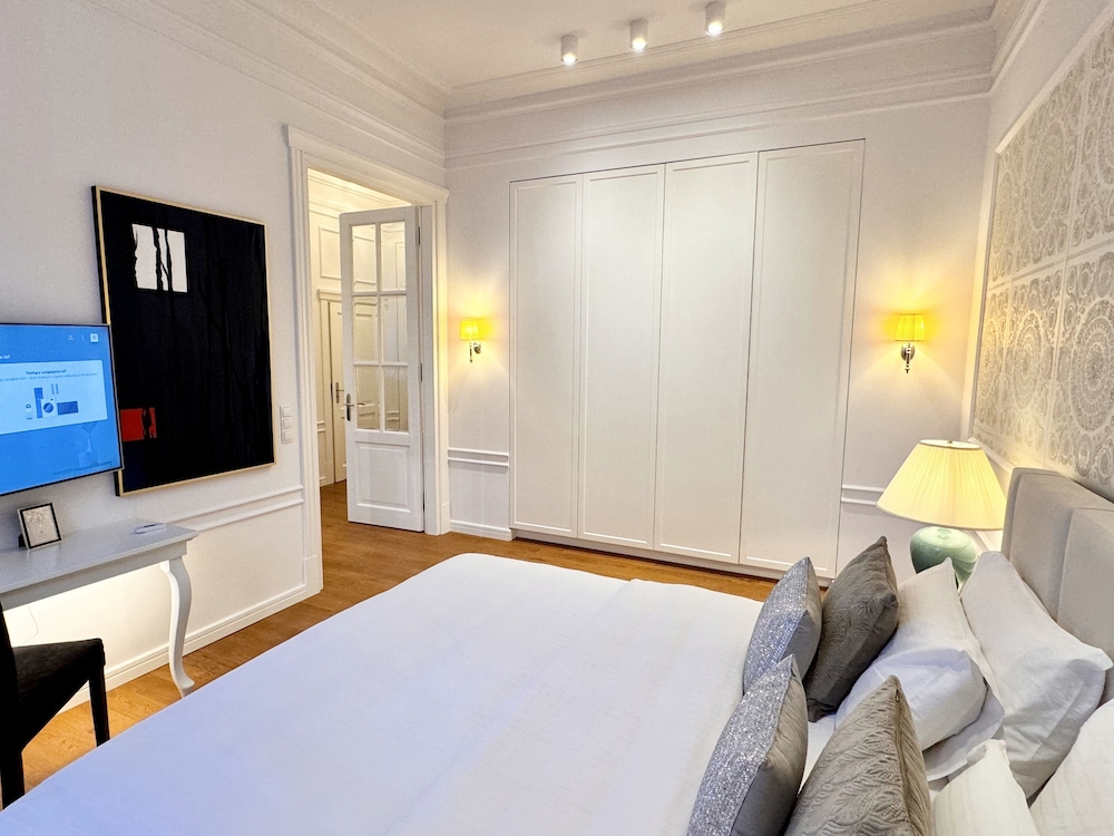 Luxury Collection Mondrian Market Square 16/48