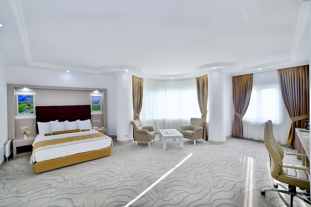Marathon Hotel 13/39