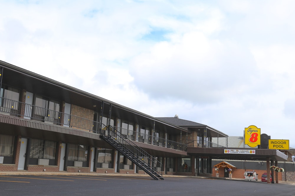 Super 8 By Wyndham Hearst On 3/48