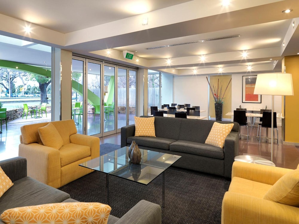 The Parkmore Hotel 31/45