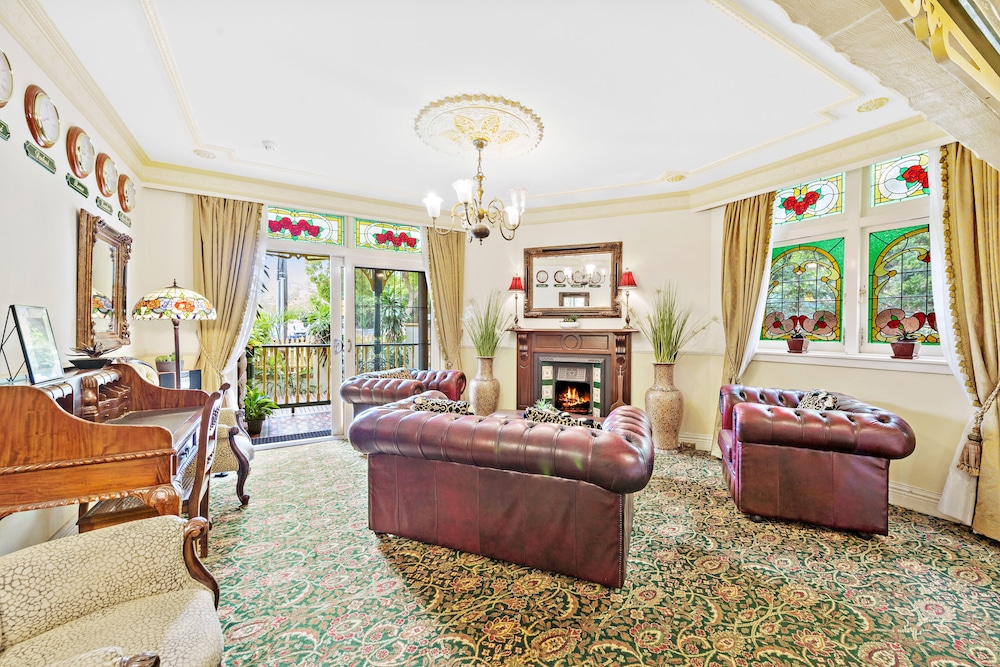 The Charrington Boutique Hotel 38/58