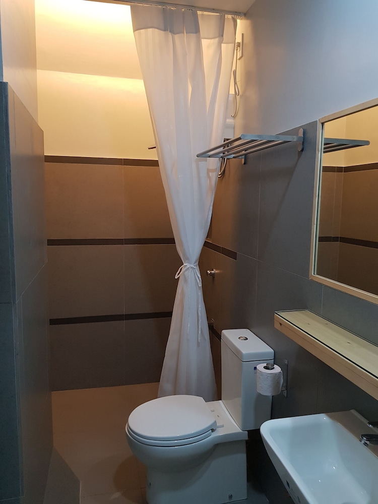 Executive, Queen Bed