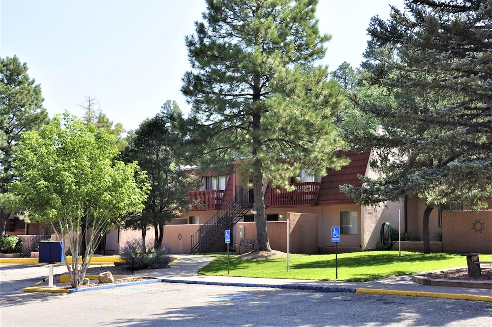 Pinecliff Village Resort 56/69