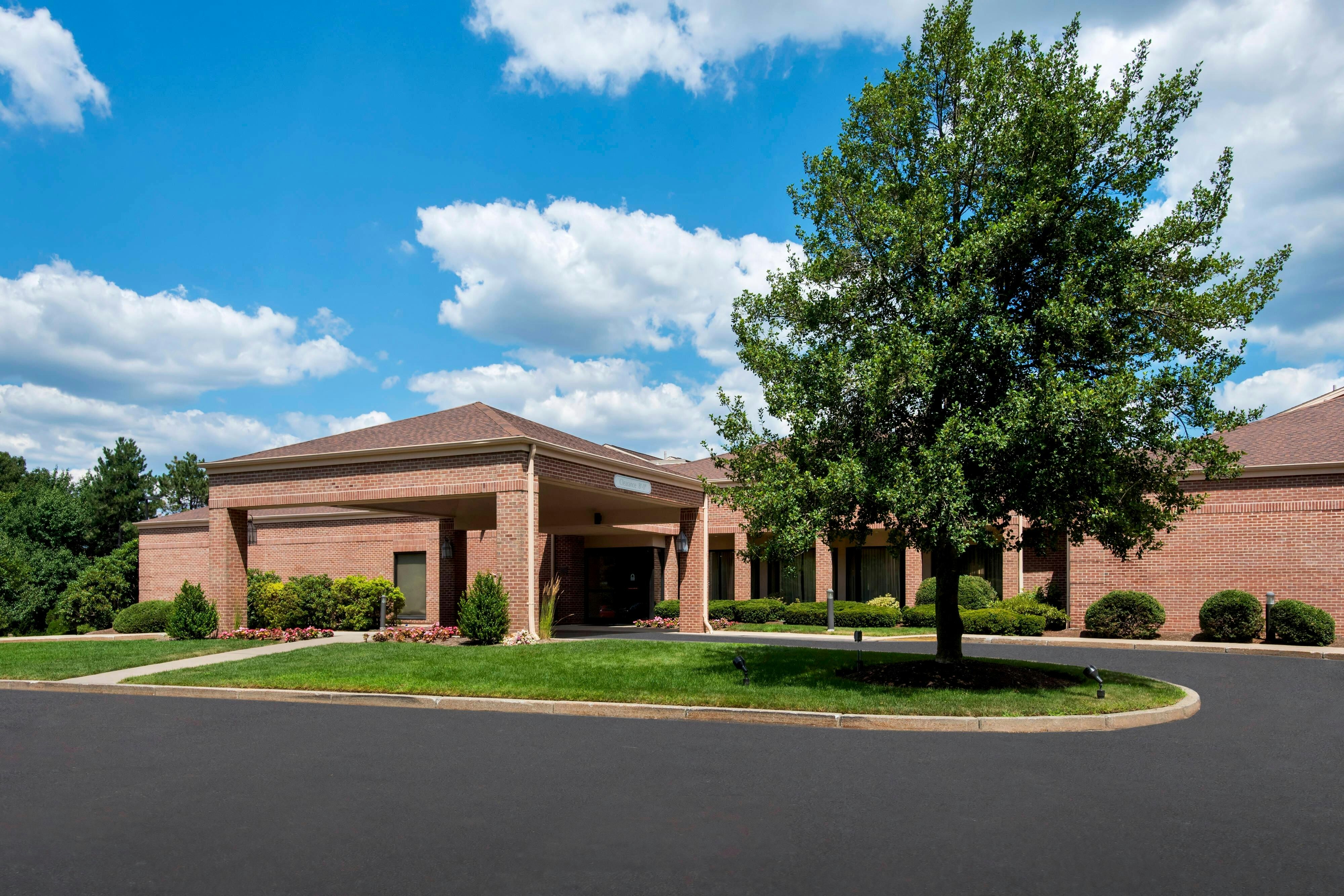 Courtyard By Marriott Boston Norwood Canton 14/14