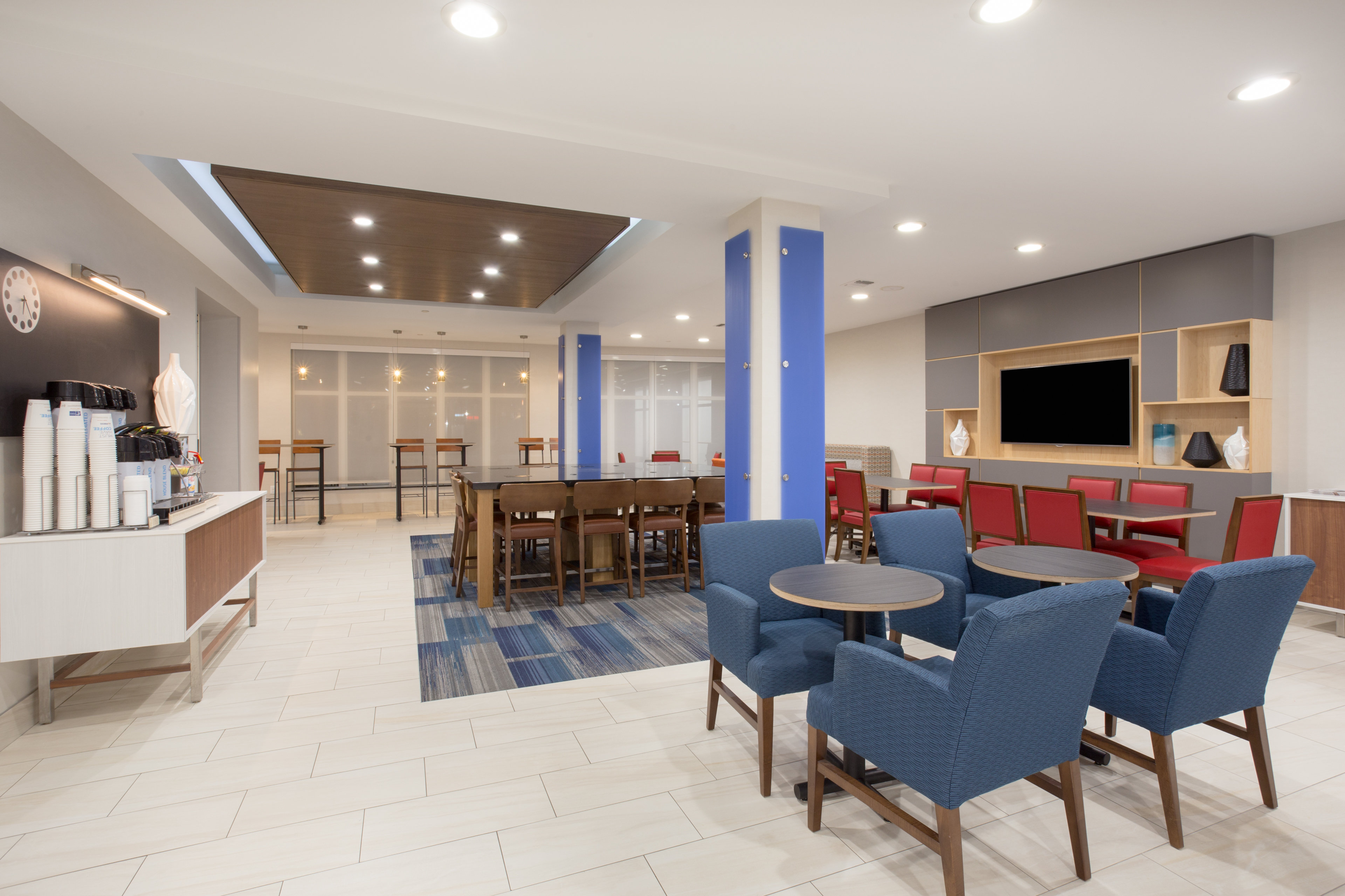 Holiday Inn Express Hotel Suites Amarillo 46/53