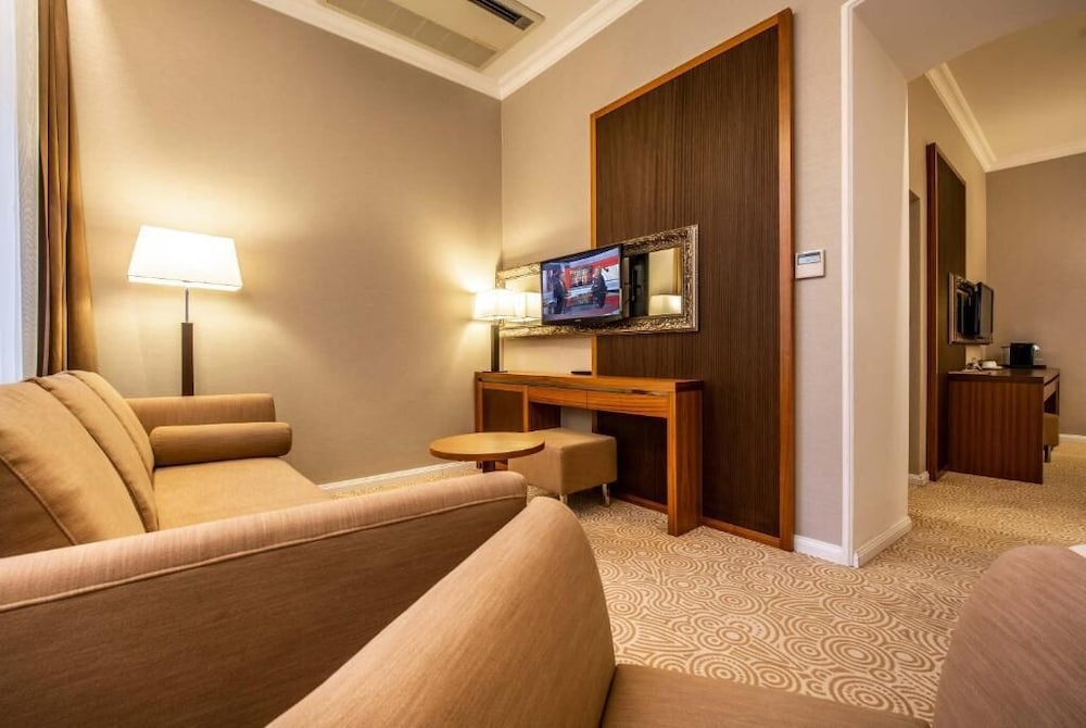 Hotel Elizabeth 37/50
