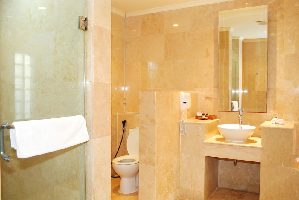 Grand Istana Rama Hotel 34/76