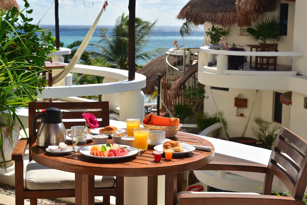 Playa Palms Hotel 44/69